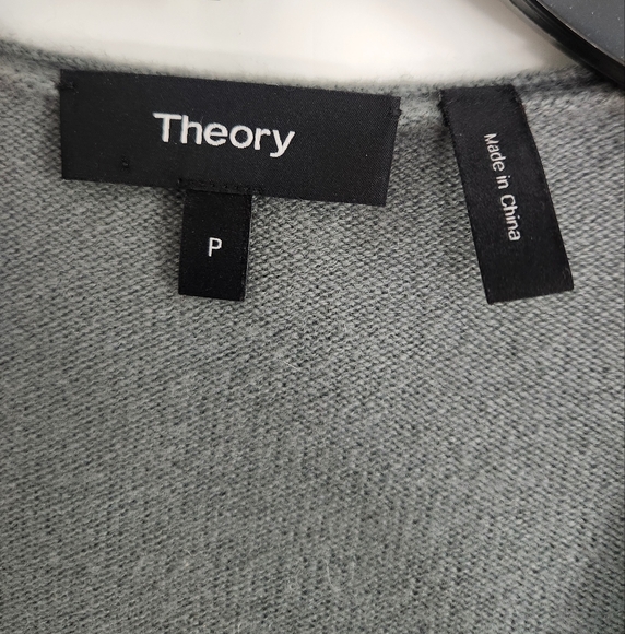 Theory Cashmere V-Neck Women's Sweater Sage Color - Picture 4 of 6